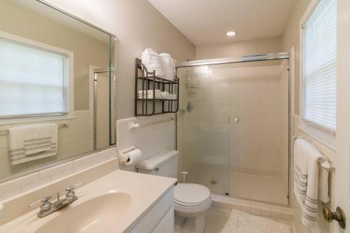 Ένα μπάνιο στο Modern 4 Bedroom pets welcome