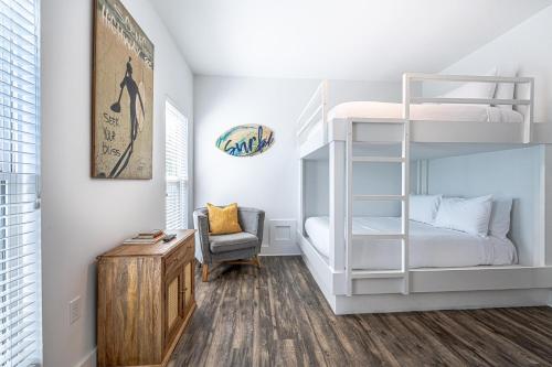 Ένα ή περισσότερα κρεβάτια σε δωμάτιο στο 30A Lemon Shello