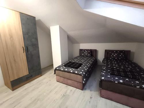 เตียงในห้องที่ ML apartment