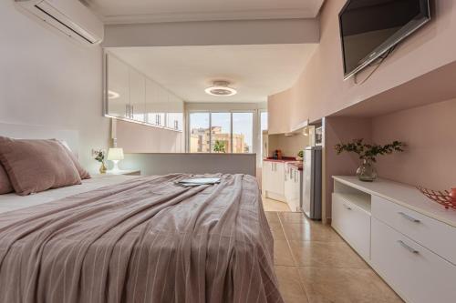 Estudio delante del mar la pineda