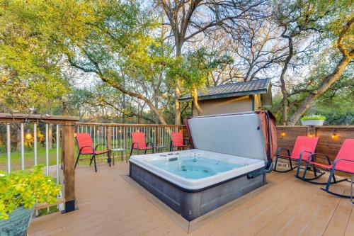 Gallery image of Jacks Cottage Backyard Oasis in New Braunfels! in New Braunfels
