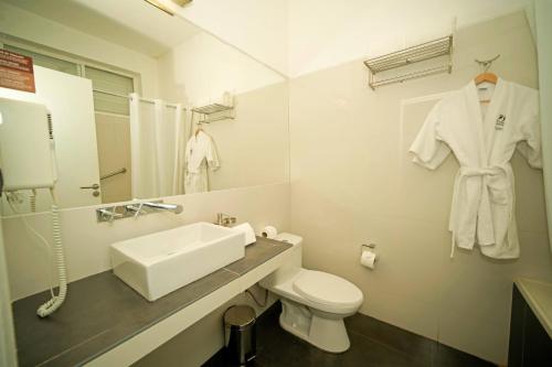 Ένα μπάνιο στο Tucan Suites Tarapoto - Hotel Asociado Casa Andina