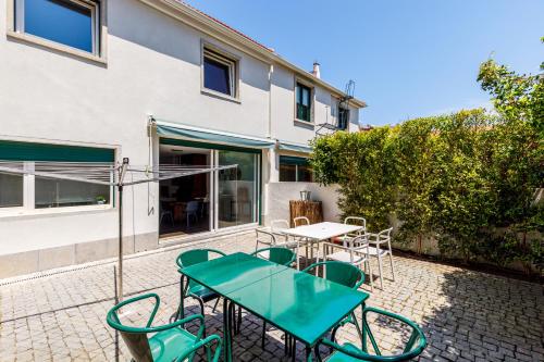 Unique Townhouse with Private Garden & Pool - Lisbon