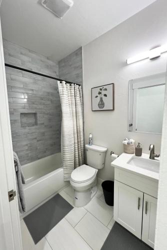 Phòng tắm tại Newly Remodeled Luxury Ski and Relax Retreat