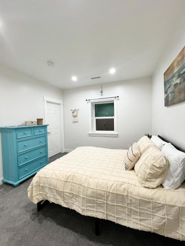 Giường trong phòng chung tại Newly Remodeled Luxury Ski and Relax Retreat