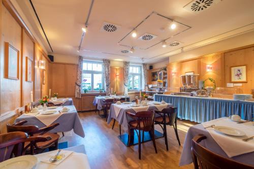 Restaurace v ubytování Hotel Gautinger Hof - Ruhig im 5-Seen-Land nahe S-Bahn und München