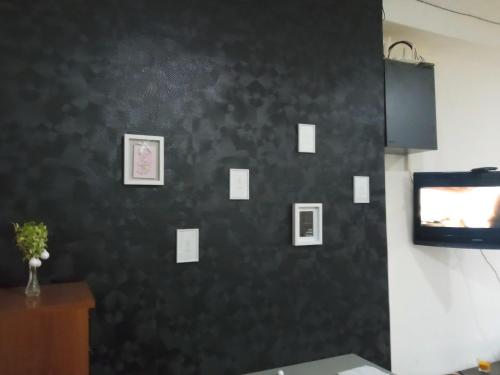 Una televisión o centro de entretenimiento en Calipso1