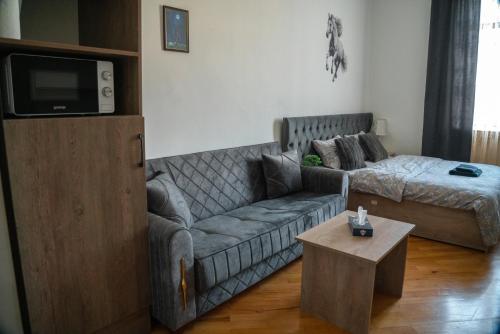 City center stylish studio