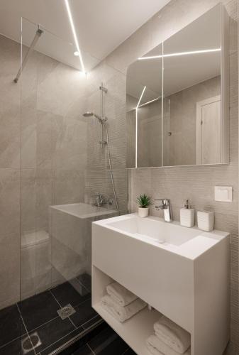 Innovative 2-BR futuristic flat in Ladadika