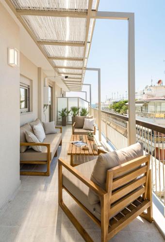 Gorgeous exclusive penthouse next to the seafront
