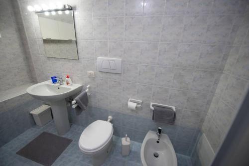 Ένα μπάνιο στο Stanza con bagno privato