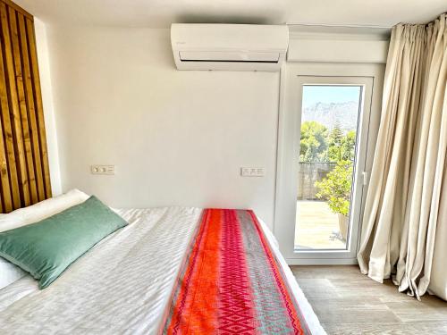 Oasis Studio Marbella Center with mountain views - EaW Homes
