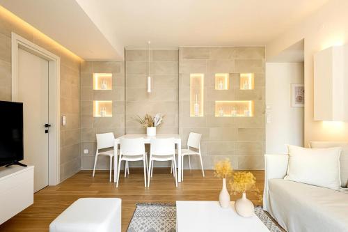 Serene city-center penthouse in prominent location