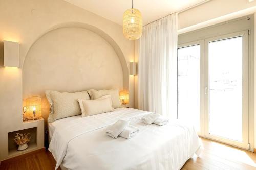 Serene city-center penthouse in prominent location