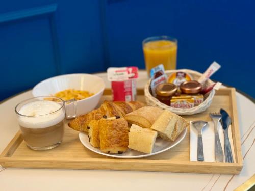 Jídlo v hotelu nebo okolí