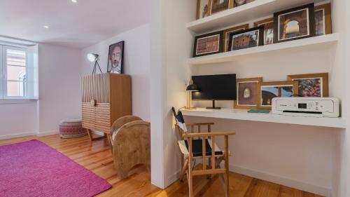 1BDR Apartment with AC and Terrace by LovelyStay