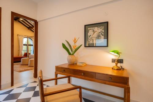 Area soggiorno di ELIVAAS Villa Paraiso 4 BHK with Pool & Bar