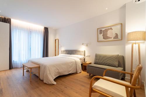 Edificio Ferrari by Plaza Mayor Apartamentos