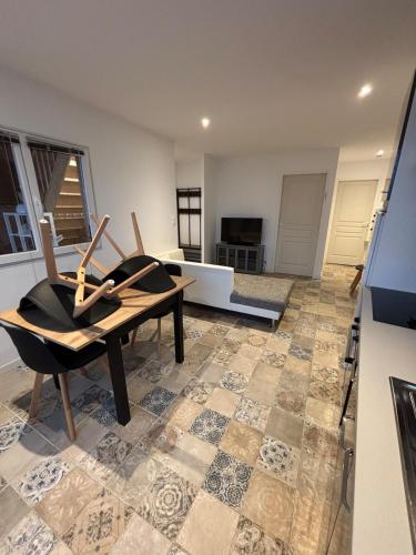 Photo de la galerie de l'établissement Grand T4 lumineux proche du lac de Molières, à Molières