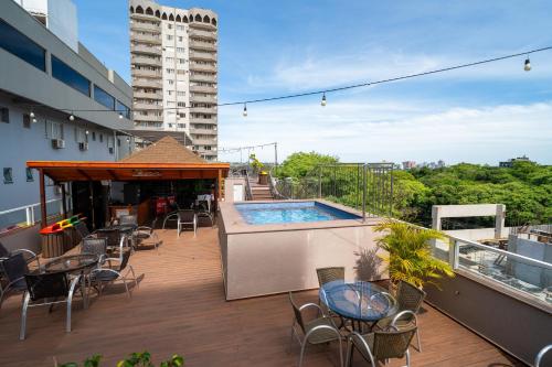 Πισίνα στο ή κοντά στο Tarobá Hotel