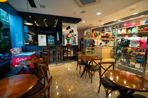 Ο χώρος του lounge ή του μπαρ στο Tarobá Hotel