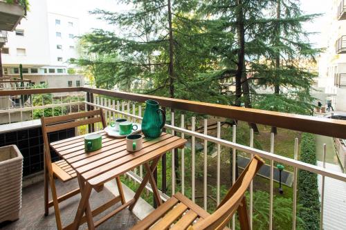 Spacious Apartment Near Bocconi University