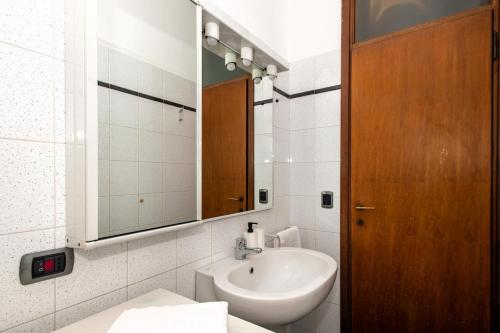 Spacious Apartment Near Bocconi University
