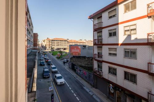Host Wise - Spacious Comfortable Apartment - Balcony
