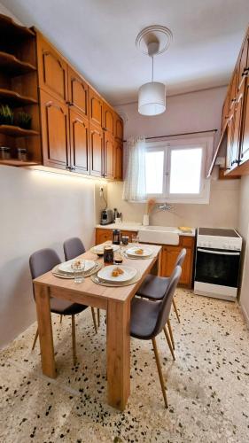 Mata's Athenian Mosaic - super central city stay