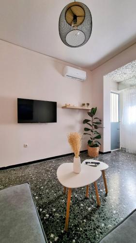 Mata's Athenian Mosaic - super central city stay