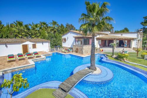 Villa Pinos by Villa Plus