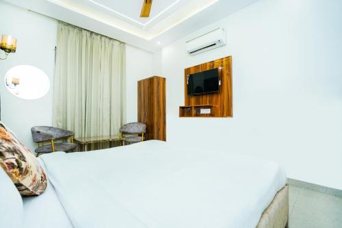 Μια τηλεόραση ή/και κέντρο ψυχαγωγίας στο Hotel big dream