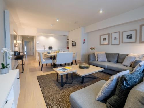 Χώρος καθιστικού στο Apartment Chateauneuf with parking by Interhome