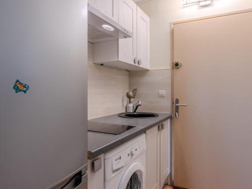 Photo de la galerie de l'établissement Apartment L'appartement des fleurs by Interhome, à Narbonne-Plage