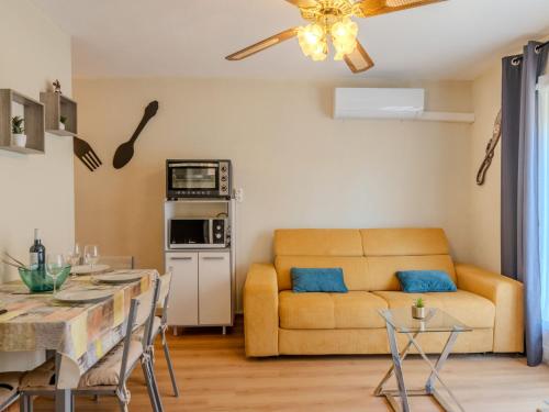 Photo de la galerie de l'établissement Apartment L'appartement des fleurs by Interhome, à Narbonne-Plage