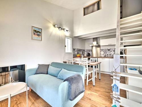 O bucătărie sau chicinetă la Holiday Home Le Douhet 2 by Interhome