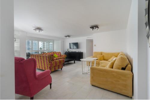 Torremolinos 5 Rooms Junto al Mar