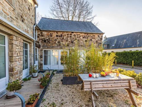 Κήπος έξω από το Apartment Le Fournil by Interhome