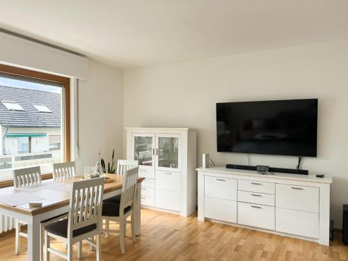 Μια τηλεόραση ή/και κέντρο ψυχαγωγίας στο Cozy Stay Siebengebirge