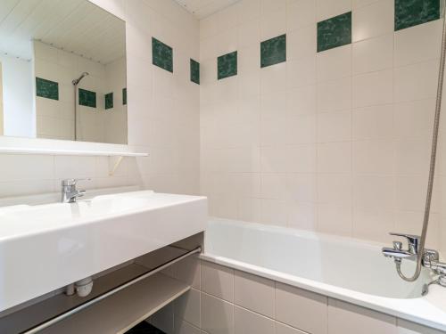 Studio Home Club - Lavachet-13 by Interhome