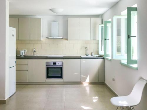 Holiday Home Villa Portobello Green by Interhome