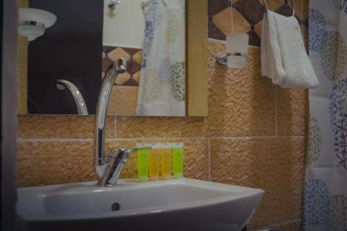 Un baño de Plaza View Hostel