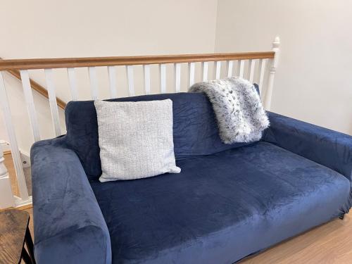 Χώρος καθιστικού στο Beautiful 1 BED Serviced APARTMENT COBHAM Town Centre