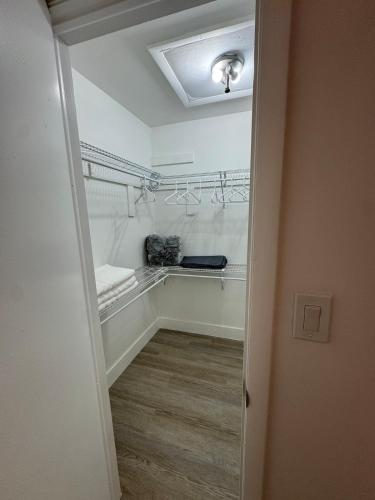 Modern Apartment Miami Oasis photo 18