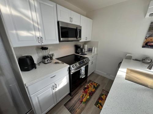Modern Apartment Miami Oasis photo 24