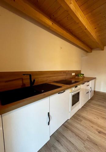 Η κουζίνα ή μικρή κουζίνα στο Villa ty Raym à Kerlouan