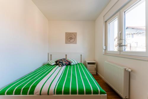 Flex SelfCheckIns 126 - Zagreb - 2 Bedrooms - Parking - Loggia