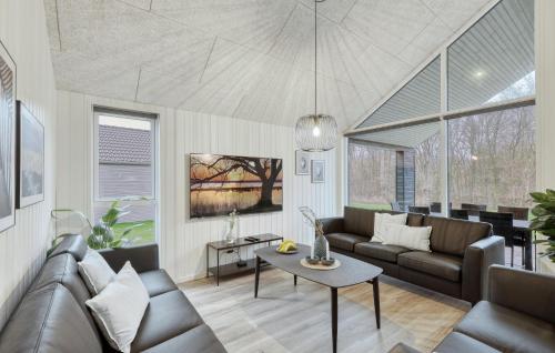 Un lugar para sentarse en Gorgeous Home In Jesendorf With Sauna