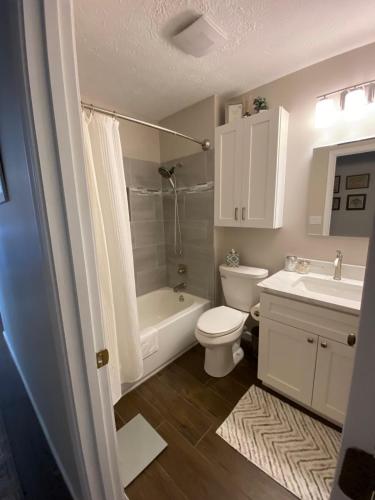 Ένα μπάνιο στο Apartamento de lujo