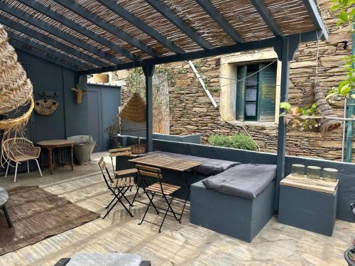 Gallery image of Boho Chic in Central Mpatsi! in Batsi